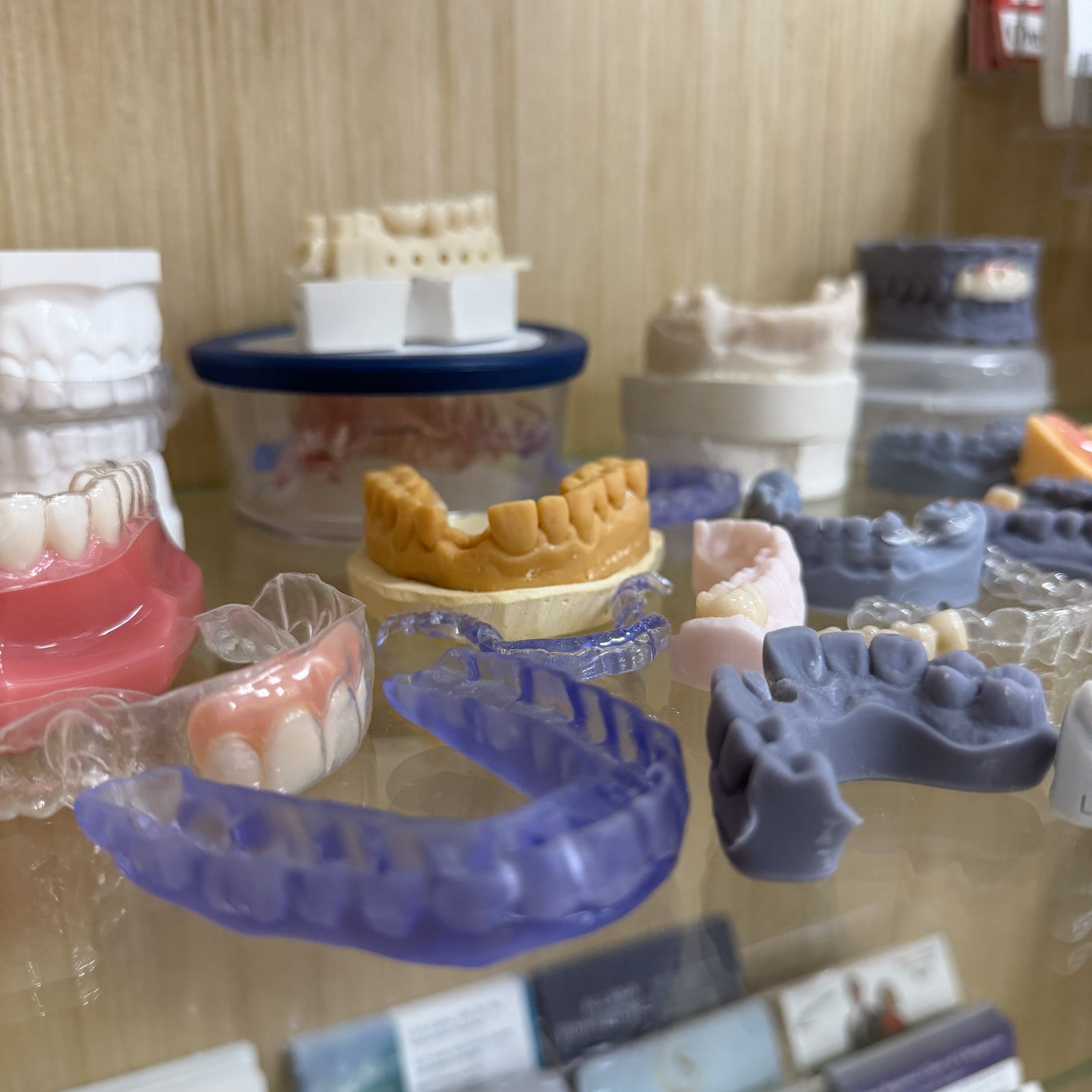 Display of dental models, aligners and crowns